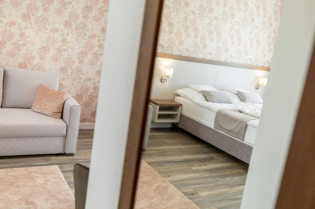 Aszuvilag Rezidencia With Sauna & Jacuzzi Legyesbenye Exterior foto