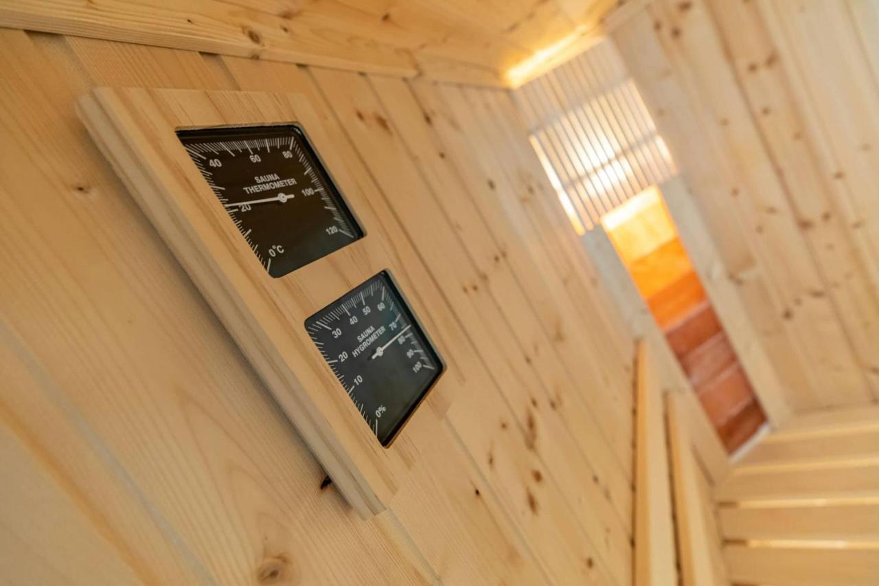 Aszuvilag Rezidencia With Sauna & Jacuzzi Legyesbenye Exterior foto